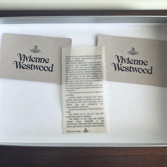 Vivienne Westwood Shiny Green Wallet 1032V30V Colour: 577-STONE - Picture 5 of 7